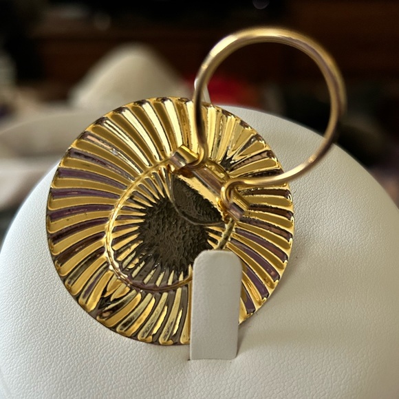 🌹3/$10- Vintage Goldtone and black stone hinged scarf clip, EUC🌹 - Picture 2 of 2